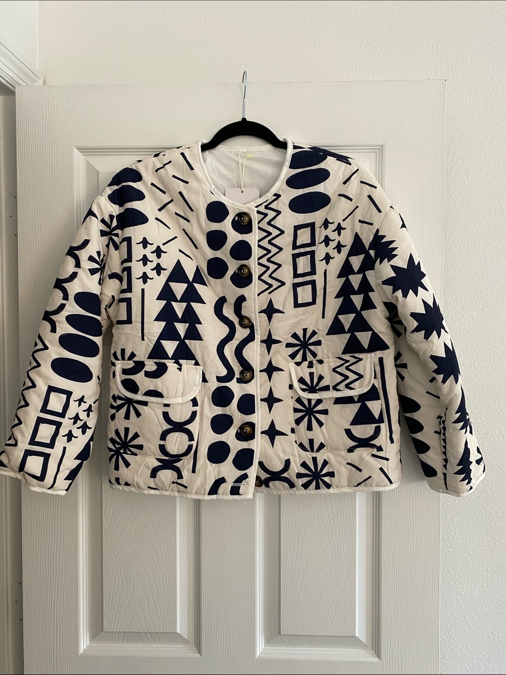Women's Cream Quilted Jacket with Navy Graphic Print Size XS NWT